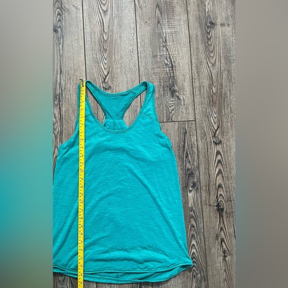 Lululemon Essential Tank size 6-8 - Picture 7 of 7